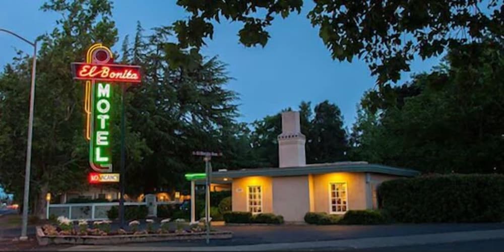 El Bonita Motel - photo 2