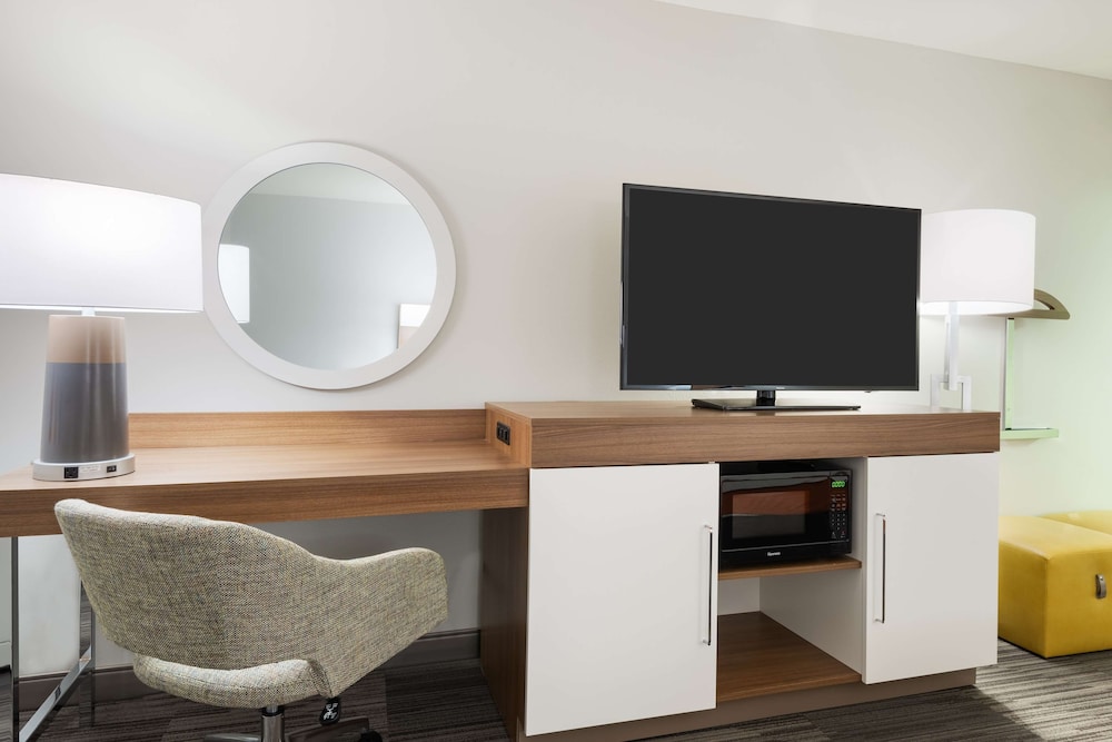 Hampton Inn & Suites Atlanta Buckhead Place - photo 11
