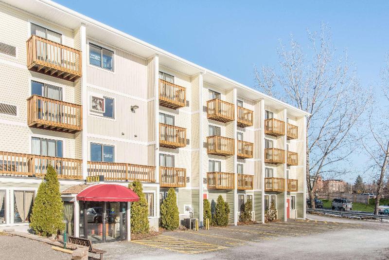 Days Inn By Wyndham Colchester Burlington — Colchester