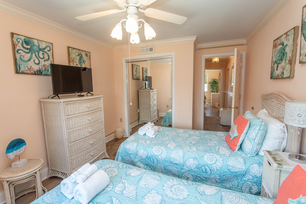 Royal Garden Resort 401 3 Bedroom Condo by Redawning - photo 5