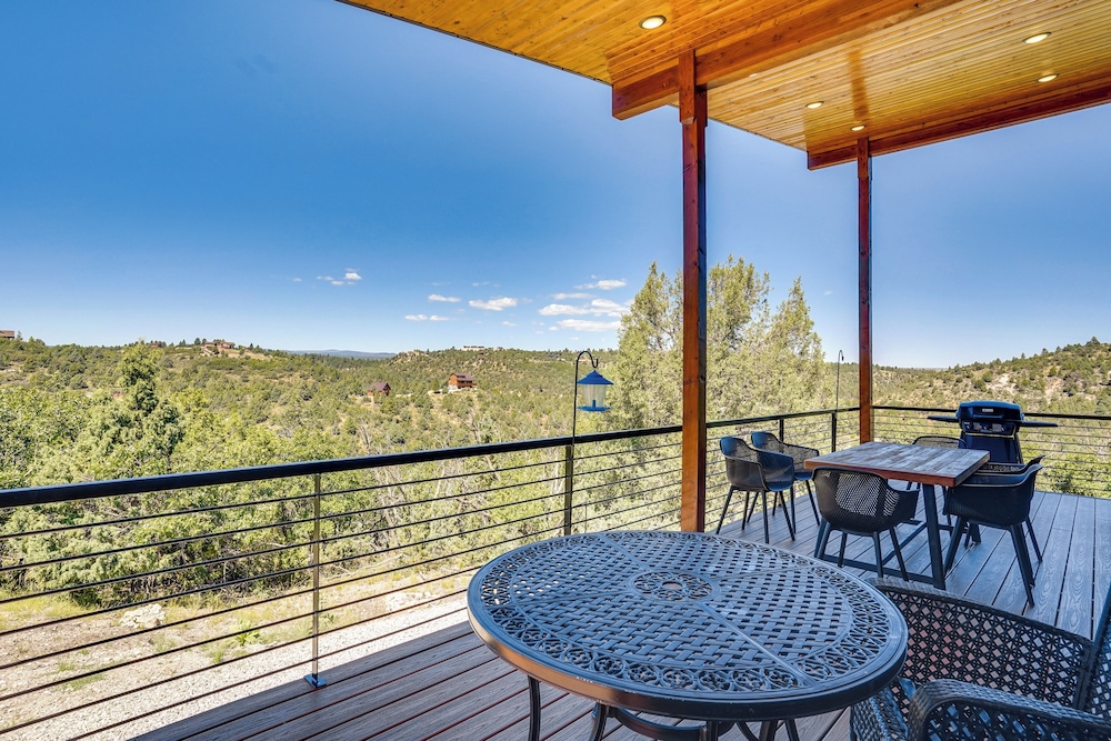 Newly Built Modern Alton Cabin On 4 Acres 19319940 — Alton