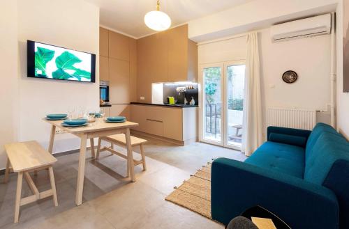 2 Bedroom Apt with Secret Garden In The heart Of Athens — 4-Star Luxury Hotel in Athens, Greece