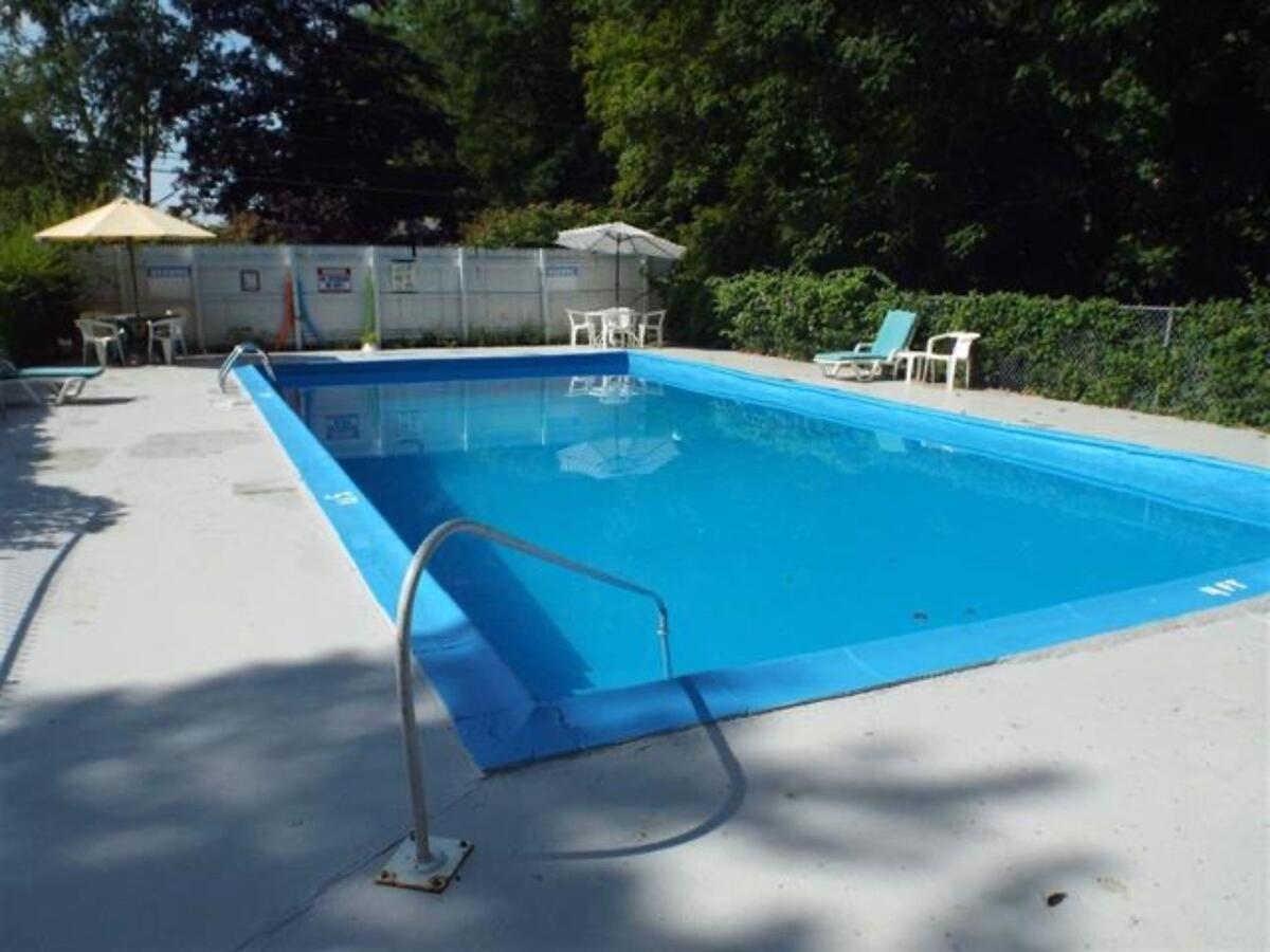 Yankee Trail Motel - photo 2