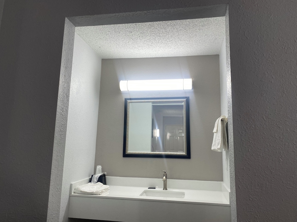 American Inn and Suites Atlanta Airport Jonesboro I 75 - photo 22