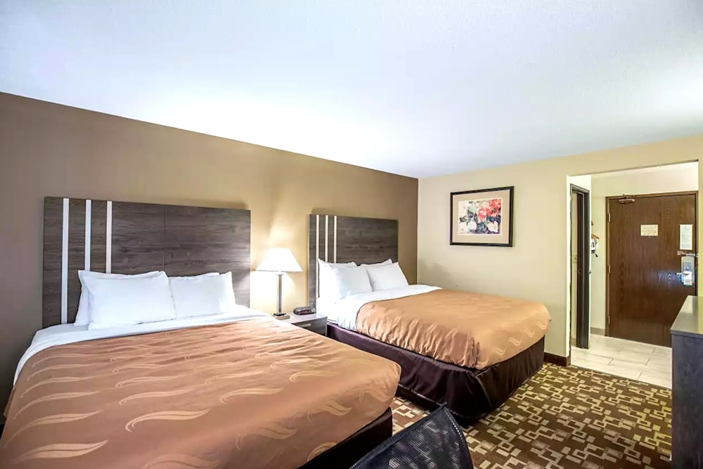 Norwood Inn & Suites Milwaukee - photo 15