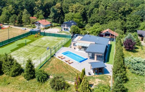 Cozy Home In Koprivnica With Wifi — 5-Star Luxury Hotel in Koprivnica, Croatia