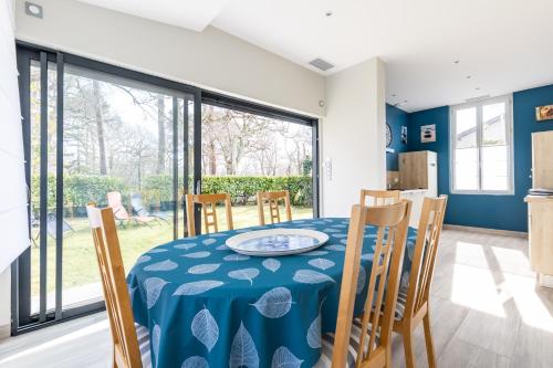 Jardin et confort à 600m de la plage de la Jetée in Andernos-Les-Bains, France