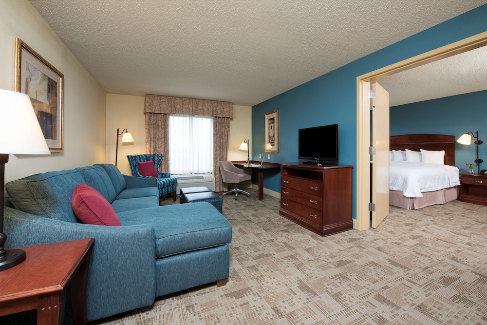 Hampton Inn & Suites Bloomington Normal - photo 21