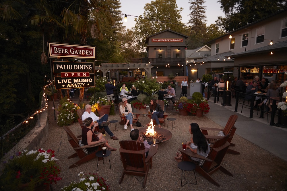 Calistoga Inn Restaurant and Brewery — hotel in Calistoga