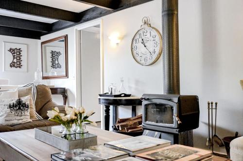 Halls Eclectic Hideaway Bowral — Bowral