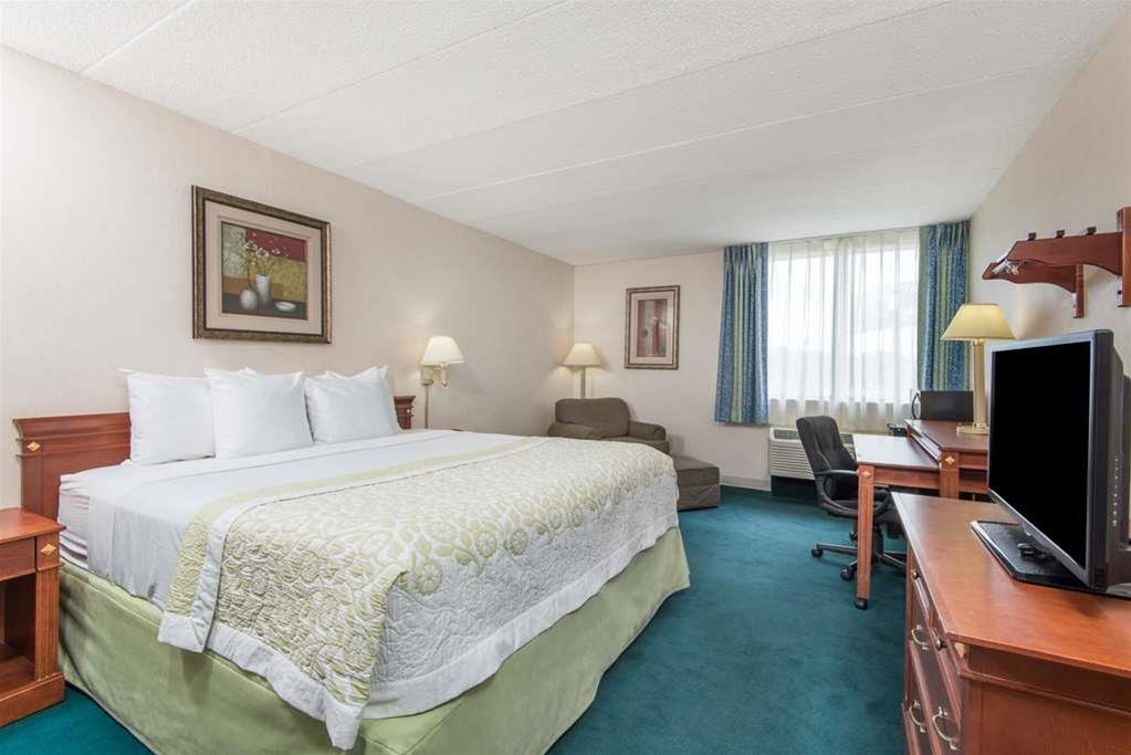 Inn Springfield Chicopee - photo 12