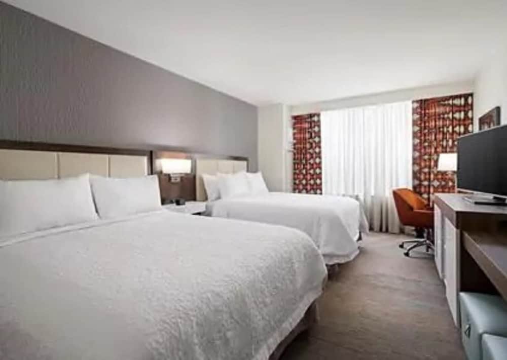 Hampton Inn & Suites Lenoir - photo 8