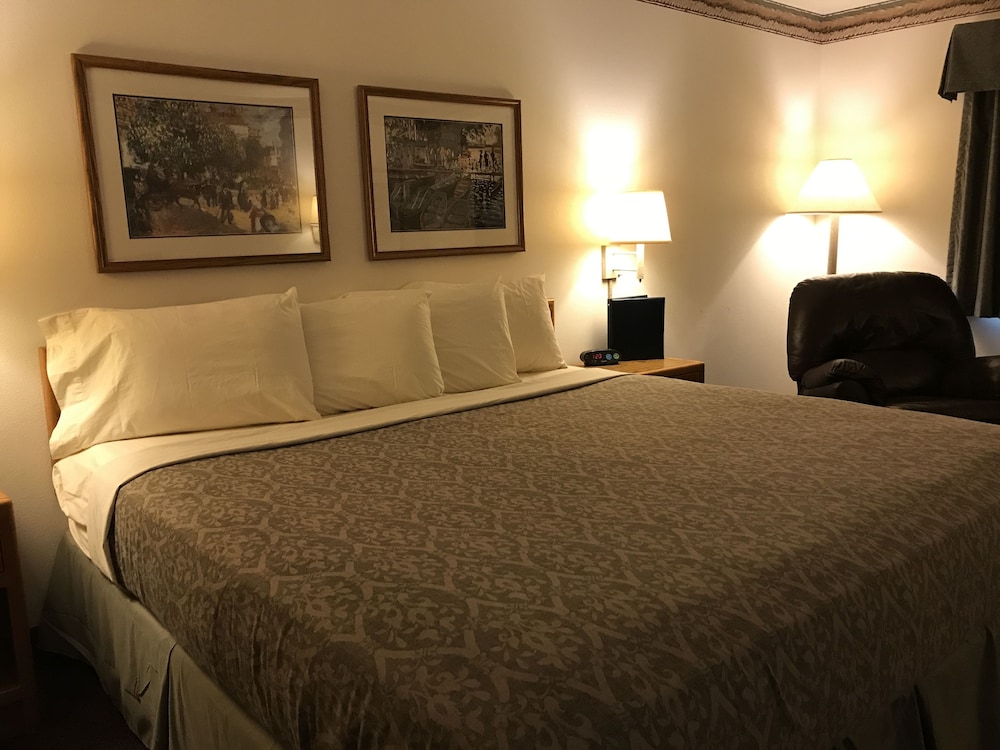 FairBridge Inn & Suites in Thorp WI - photo 8