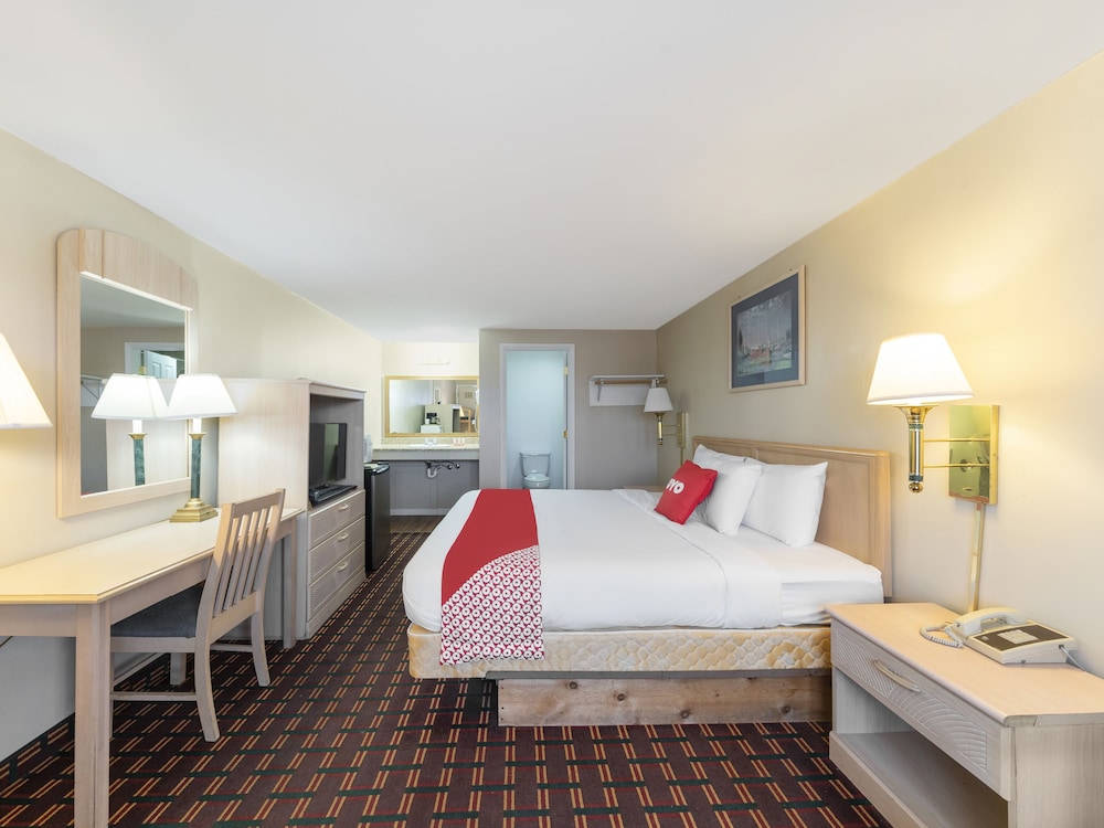 OYO Hotel Starlite Seneca Falls - photo 2