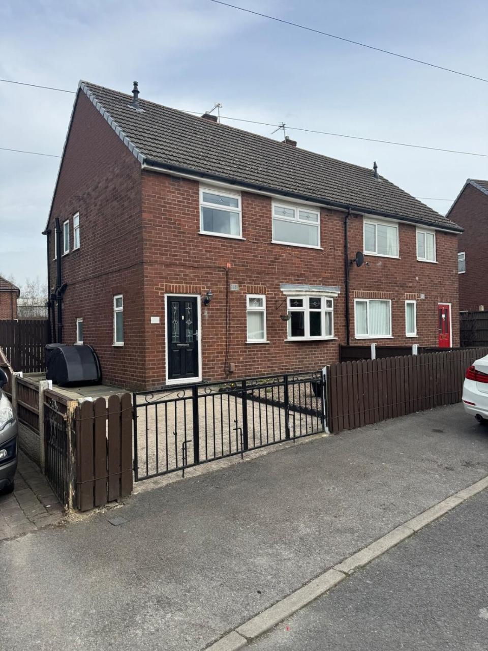 A Spacious 3 Bed Semi Detached — hotel in Wigan