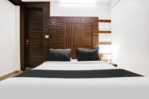 Hotel O Shirdi Shri Sai Baba Samadhi Mandir in Shirdi, India