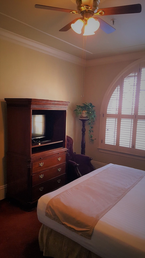 The Monterey Hotel - photo 6