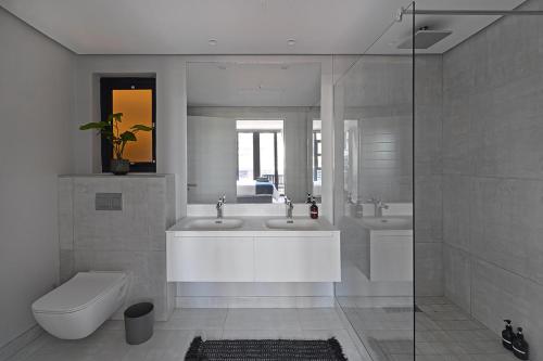 Maryam Designer apartment stunning views