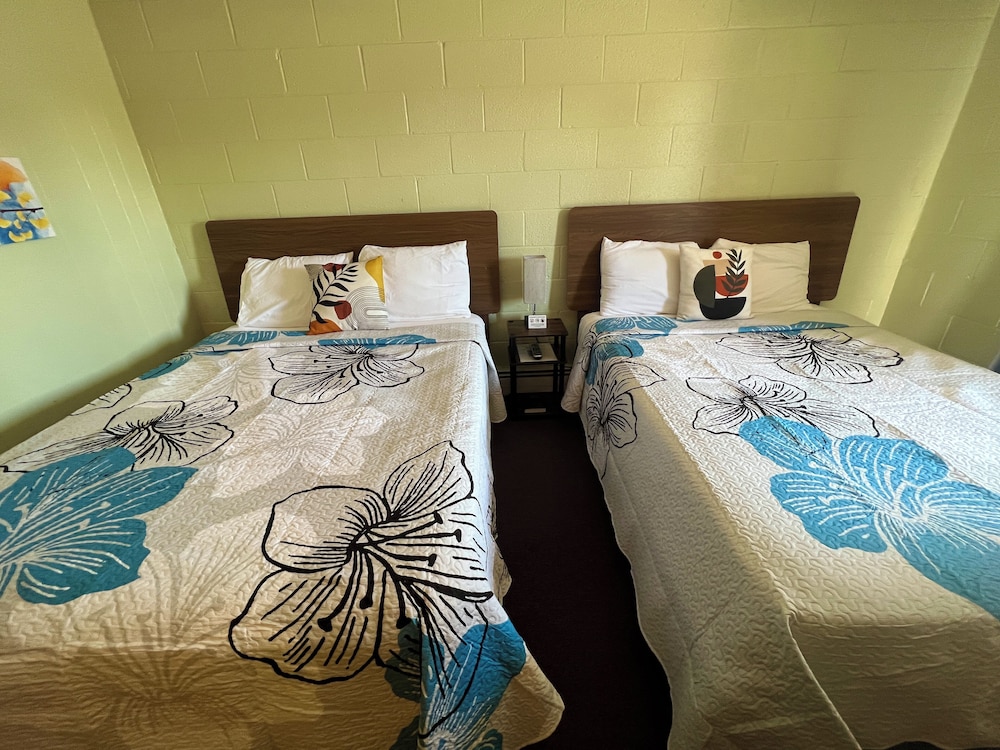 Midtown Inn & Suites - photo 15