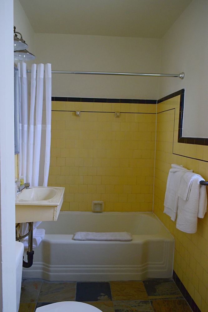 Sterling Gardens Hotel - photo 47