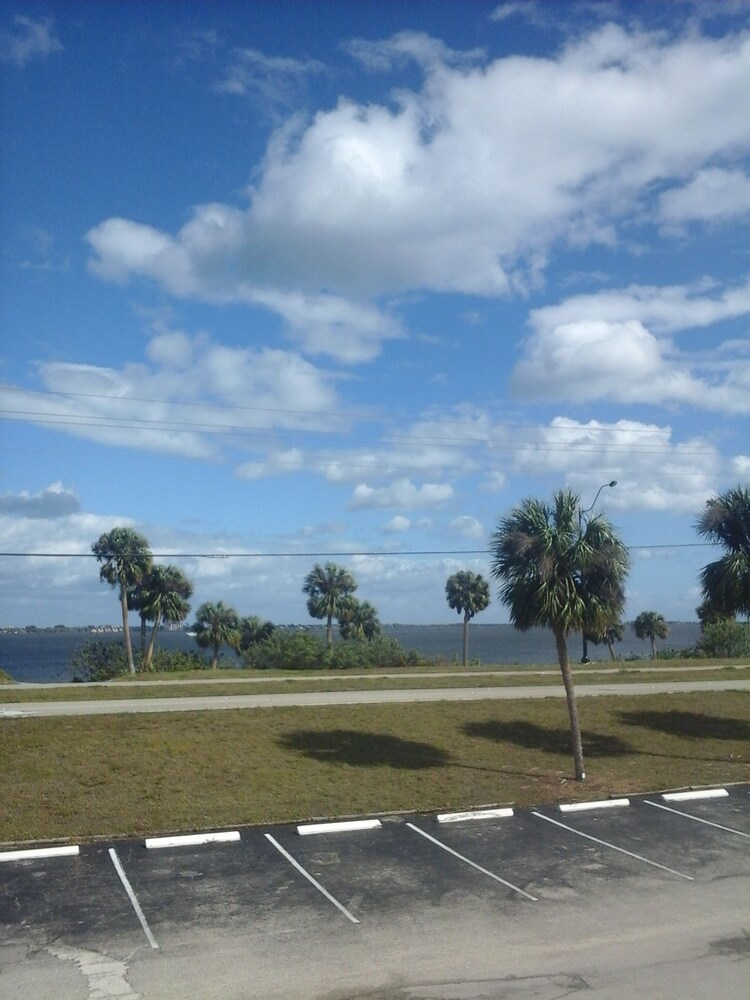 Tropical Inn Resort - photo 20