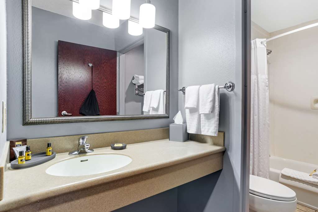 Best Western Plus Two Rivers Hotel & Suites - photo 31