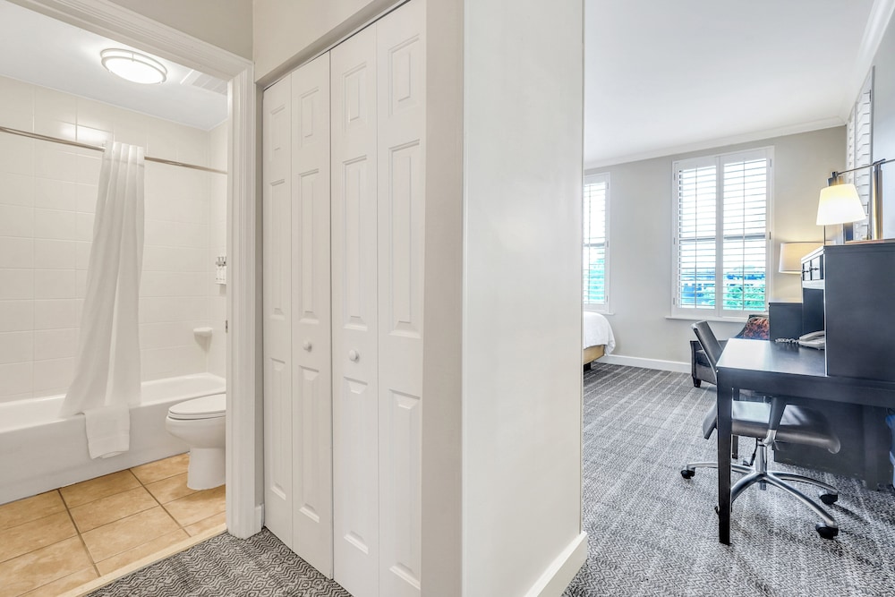 Staybridge Suites Savannah Historic District by IHG - photo 17