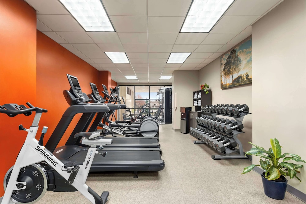Embassy Suites by Hilton Kansas City Overland Park - photo 35