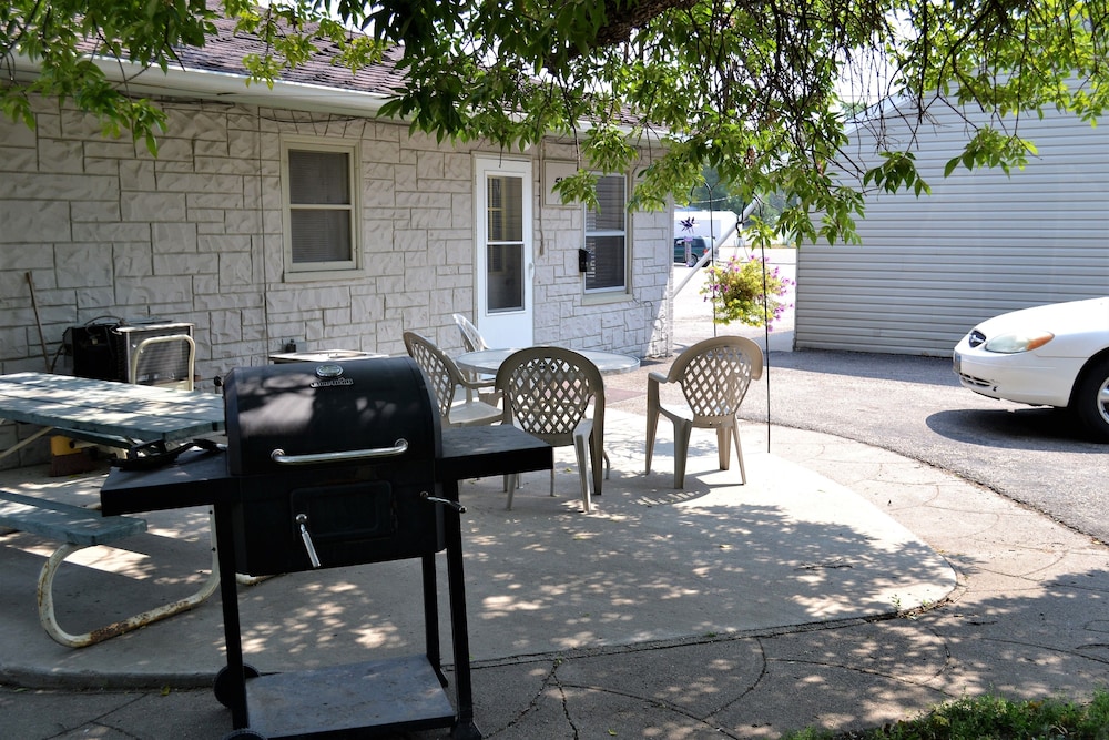 Innkeeper Motel - photo 76