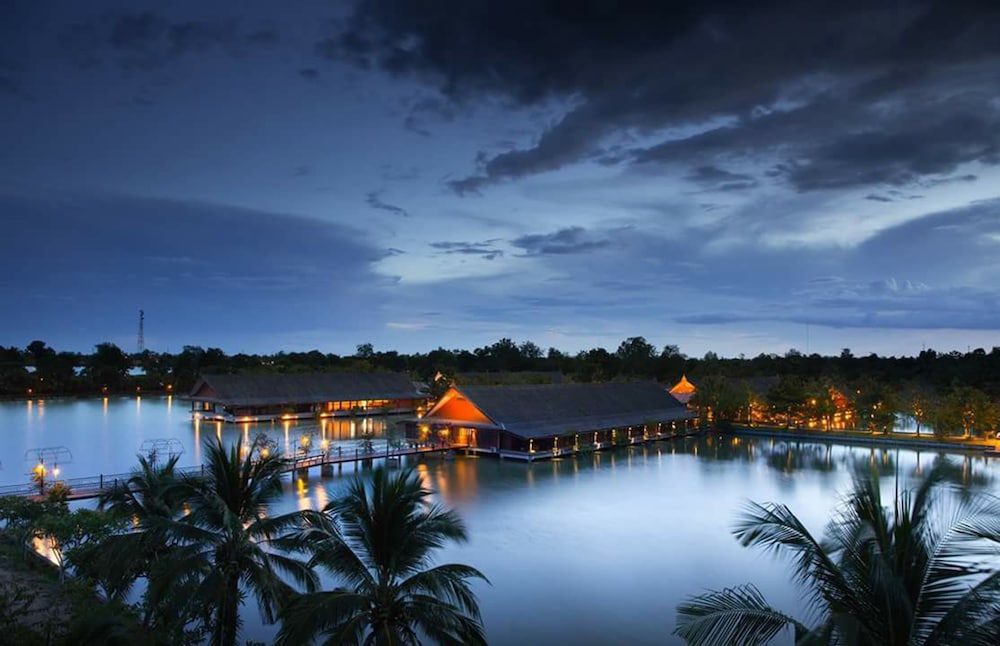 The Farm Resort and Restaurant - carbon neutral hotel in Kabin Buri