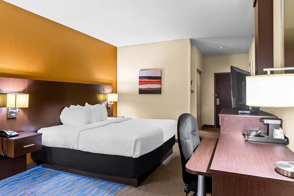 Best Western St. Louis Airport North Hotel & Suites - photo 27