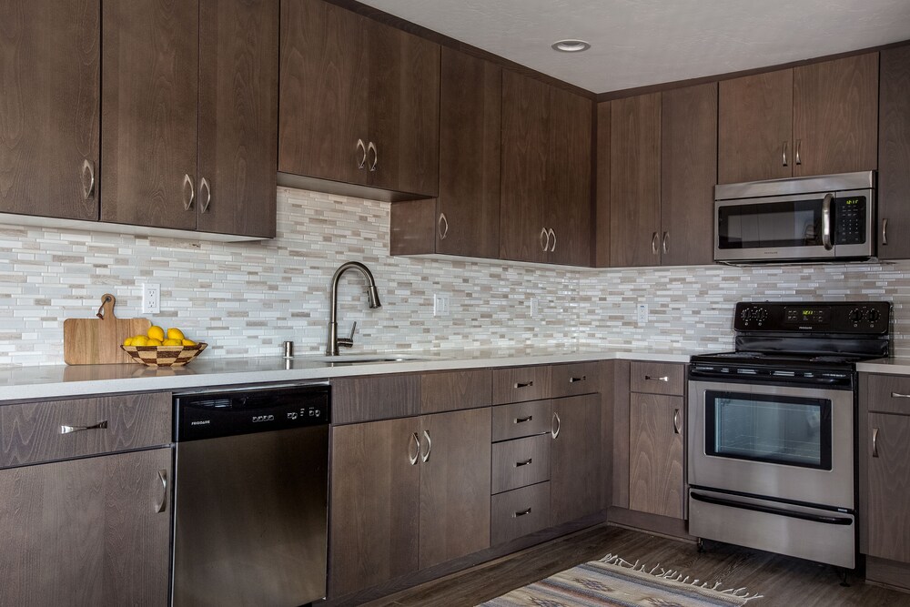 Superior Point Loma Suites by Sonder - photo 19