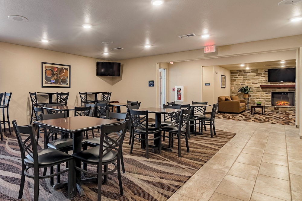 Cobblestone Inn & Suites Lamoni - photo 39