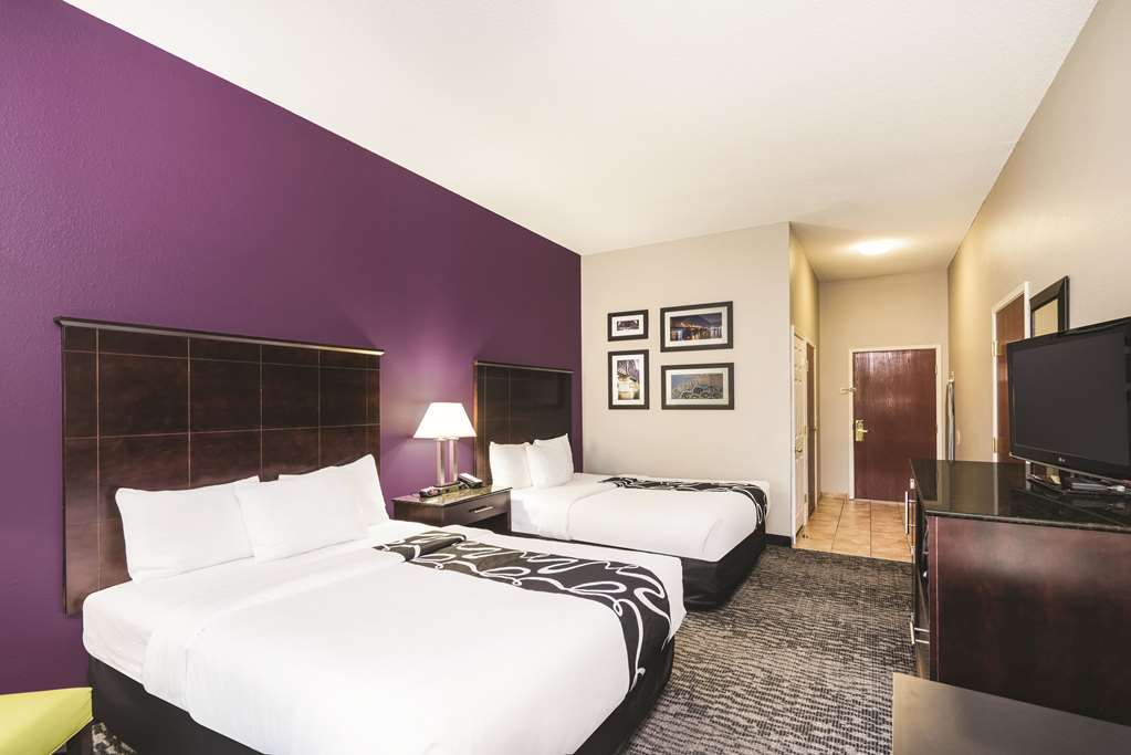 La Quinta Inn & Suites by Wyndham Louisville East - photo 20