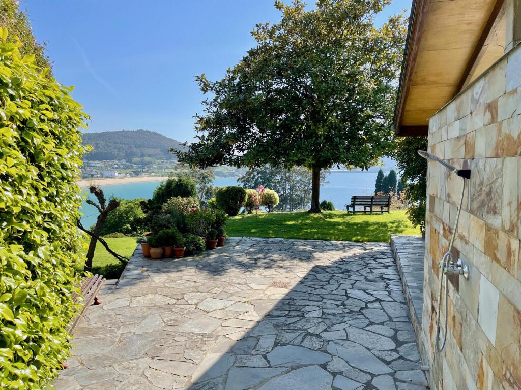 The Cliffs Bungaleiro de Area in Viveiro, Spain