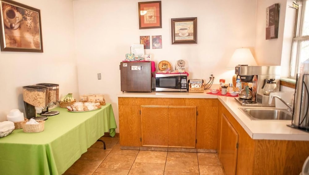Wayfarer Inn Woodward - photo 33