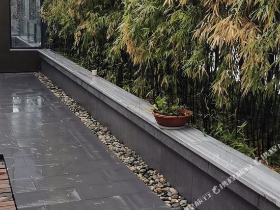 Hongye Youyi Hotel in Guli, People's Republic of China