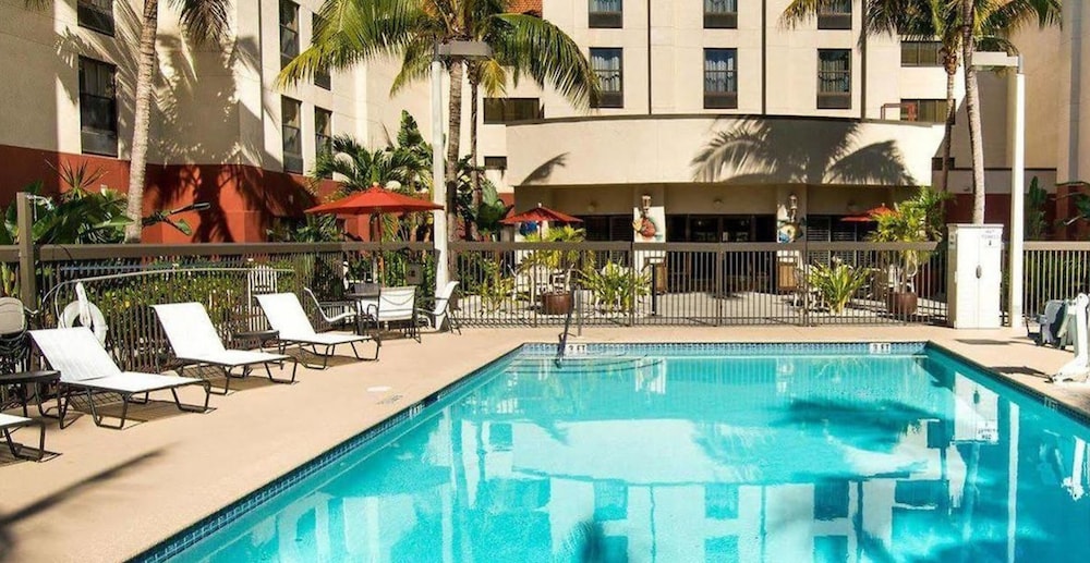 Hampton Inn & Suites Fort Myers Beach Sanibel Gateway - photo 41