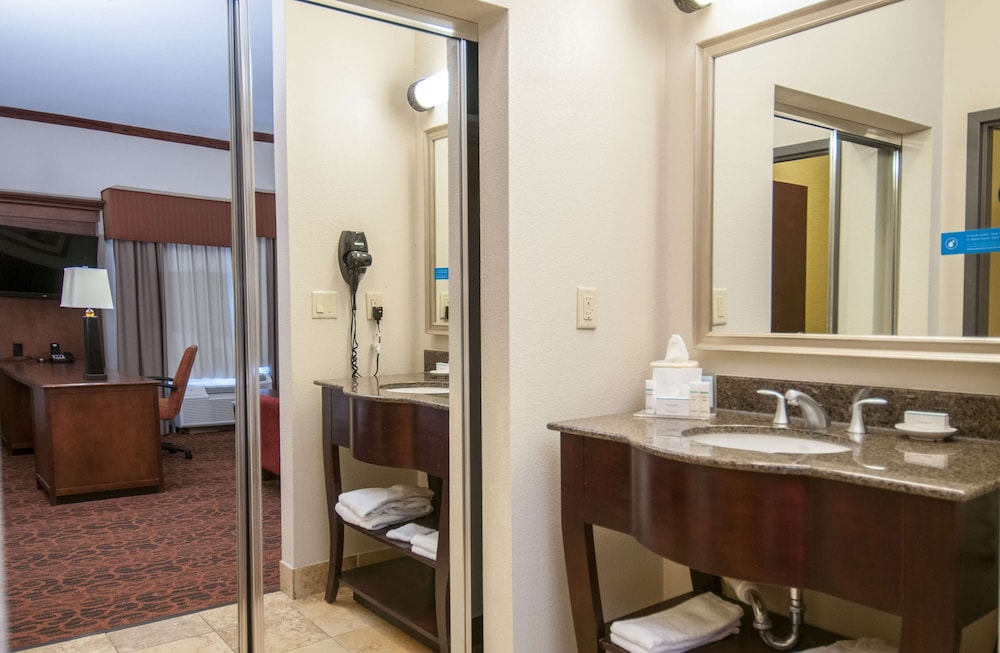 Hampton Inn & Suites Waxahachie - photo 19