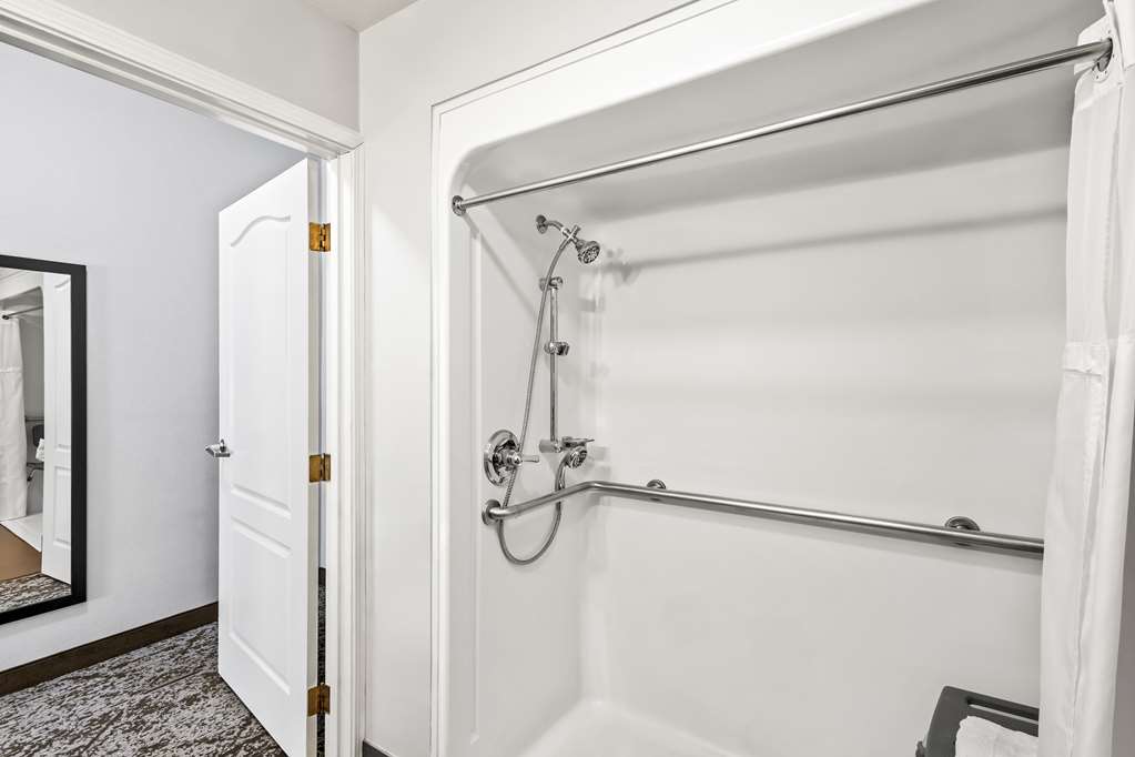 Best Western Fort Wayne Inn & Suites North - photo 33