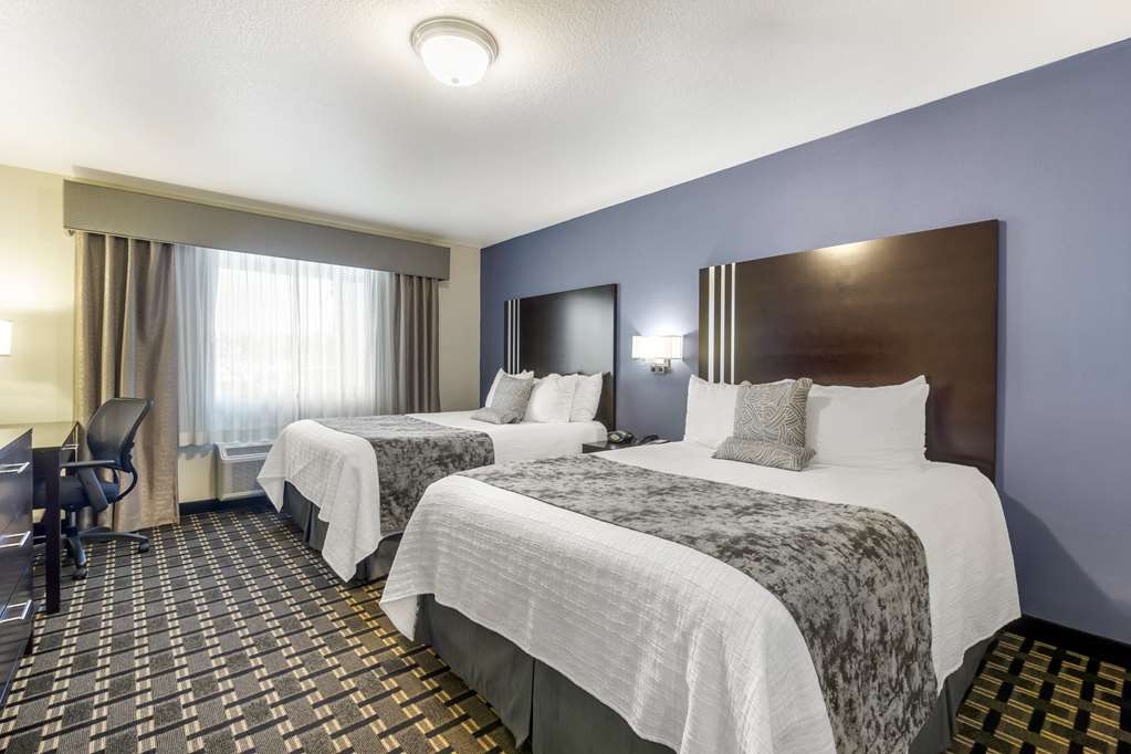 Best Western Plus Edmonds Harbor Inn - photo 25