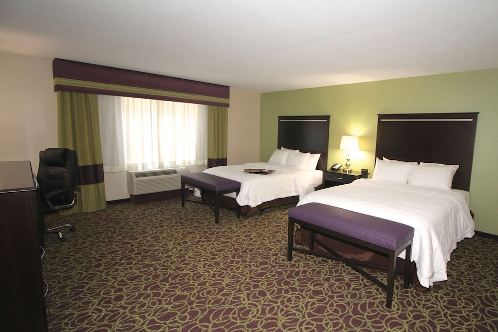 Hampton Inn & Suites Sandusky Milan - photo 10