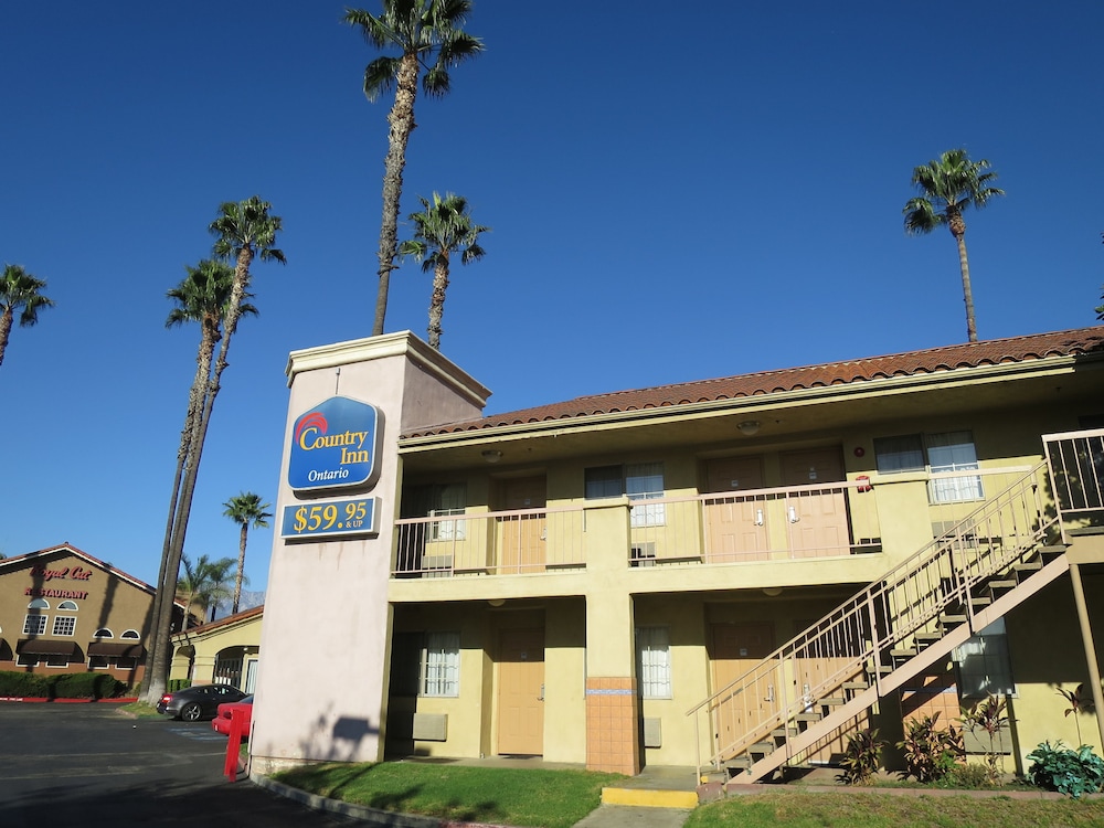 Country Inn — hotel in Ontario