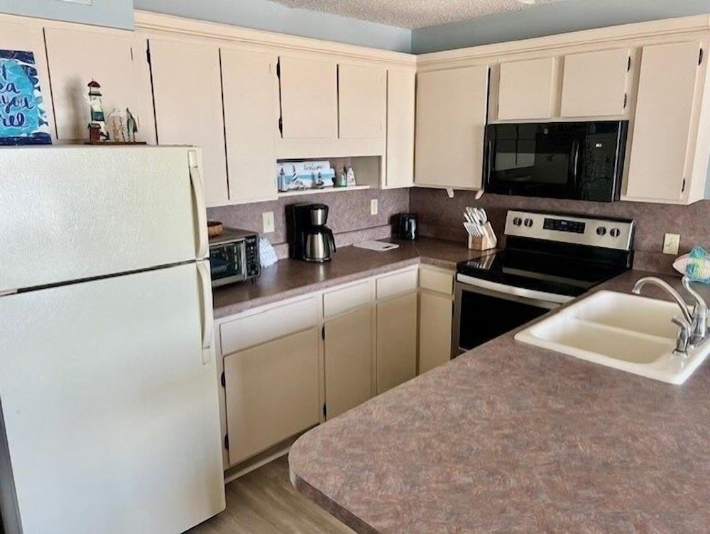 Royal Garden Resort 205 2 Bedroom Condo by RedAwning - photo 6