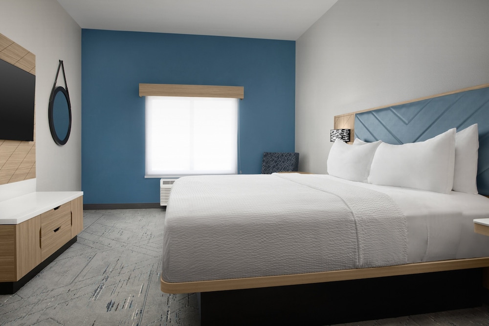 Holiday Inn Express Hotel & Suites DFW West Hurst by IHG - photo 10
