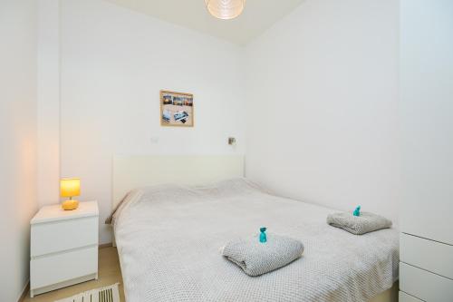 Yellow SeaView Apartment
