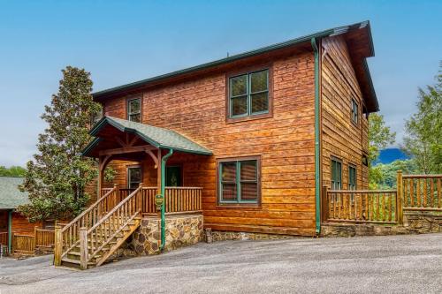 Lazy Bear Lodge Hot Tub Resort Pool WIFI 1089 FREE tickets each paid day Dollywood and More - photo 40