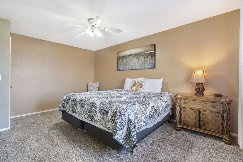 The Greenview Manor Lake Views - photo 13