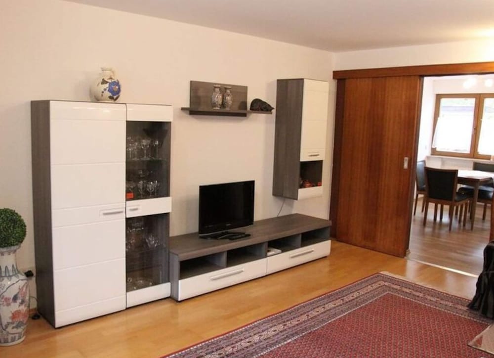 Holiday Apartment Schlossblick 2 — 4-Star Luxury Hotel in Zwingenberg, Germany