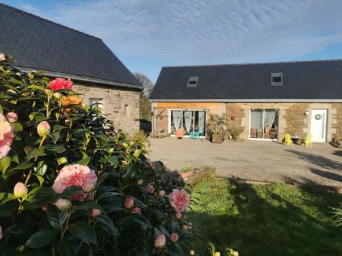 Les Gites de L'hermine — hotel in Plouigneau